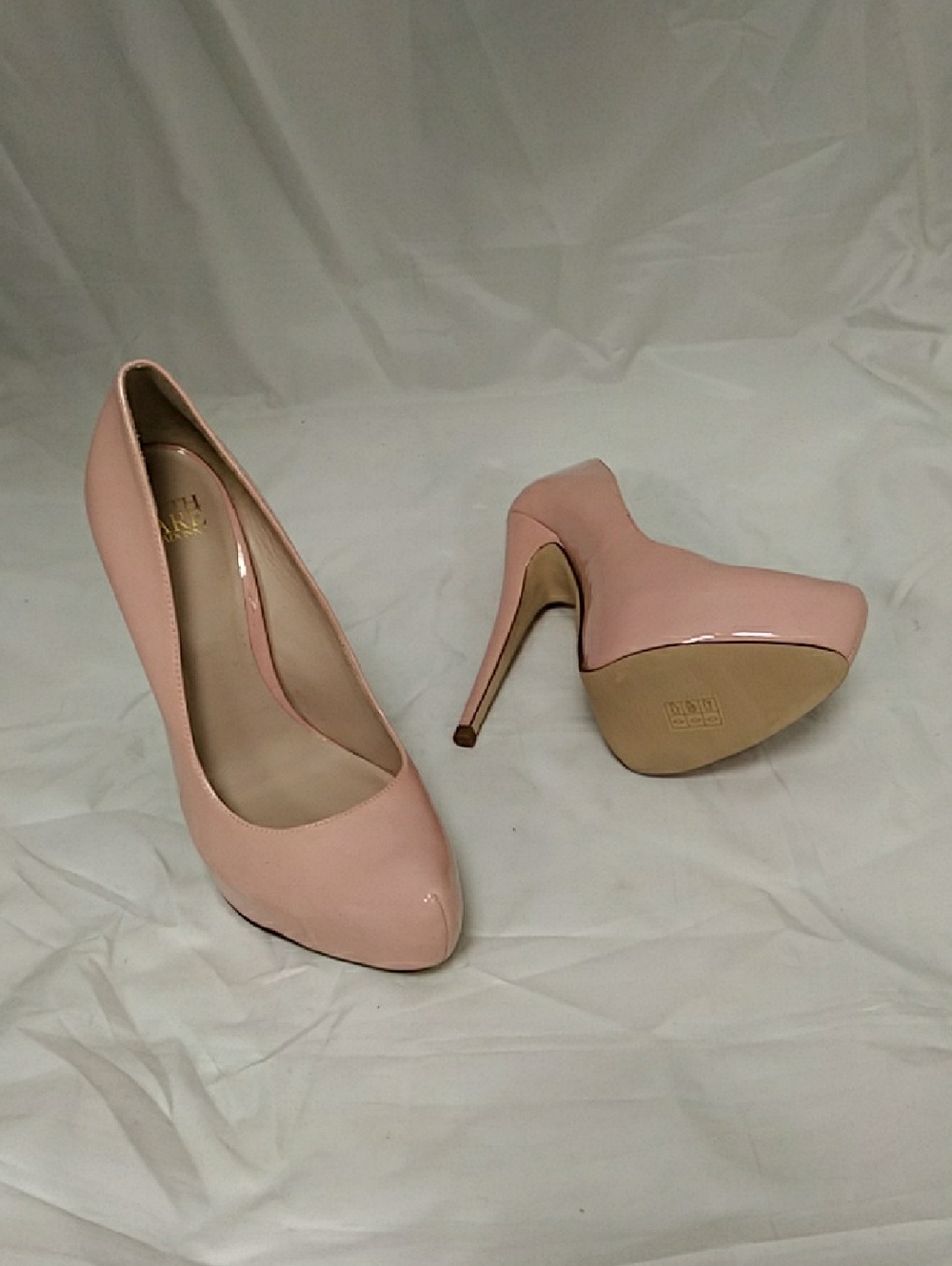 Madonna Truth or Dare Desroches Blush Pink Patent Hidden Platform Pumps 8.5 NEW